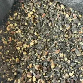 seaweed lessonia trabeculata brown chopped from peru