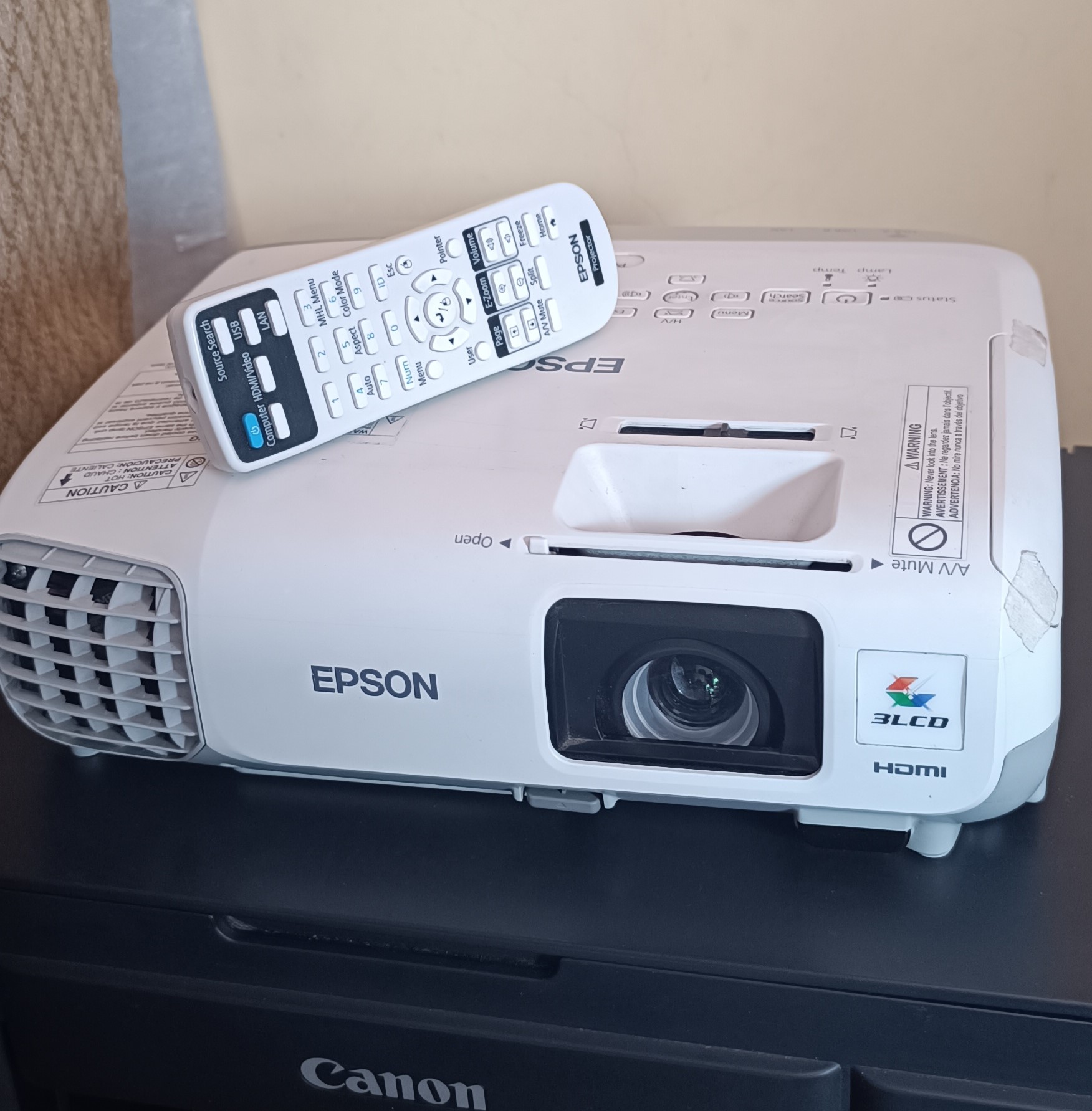 Alquiler de Proyector Marca Epson Y Parlante Amplificador Portátil en Cusco