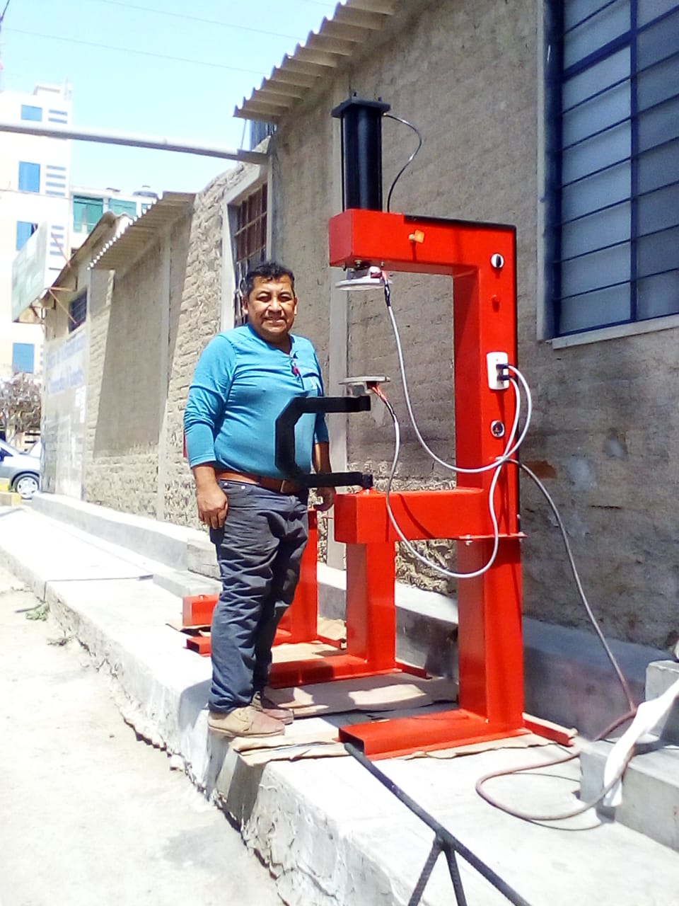 MAQUINAS VULCANIZADORAS DE LLANTAS AUTOMATICAS Y ACCESORIOS 