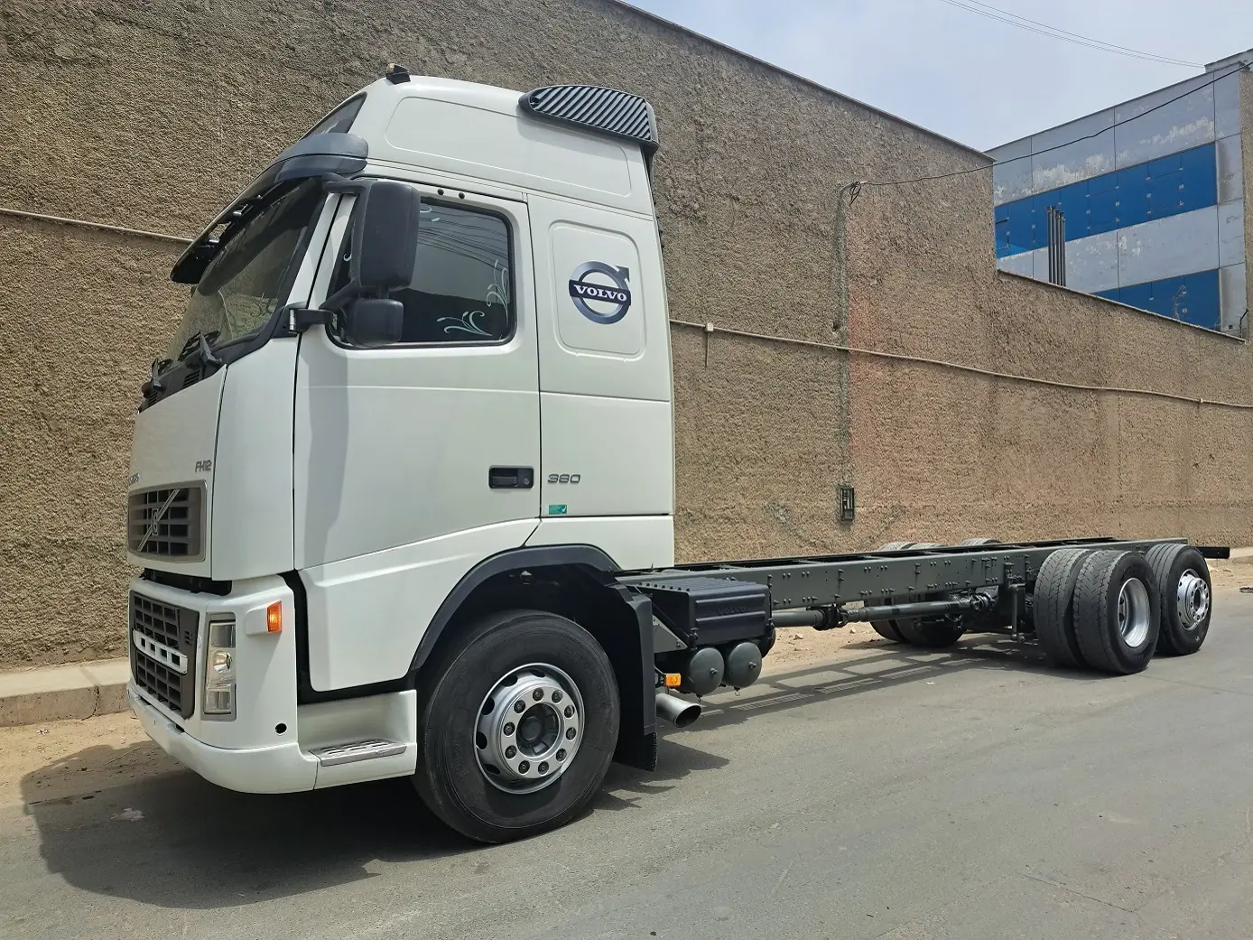 VOLVO FH12 GLOBETROTTER CAMION