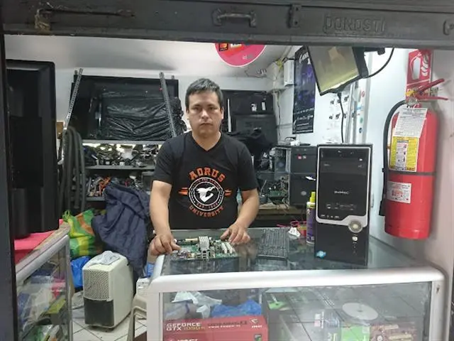tecnico en computadoras enrique ramos